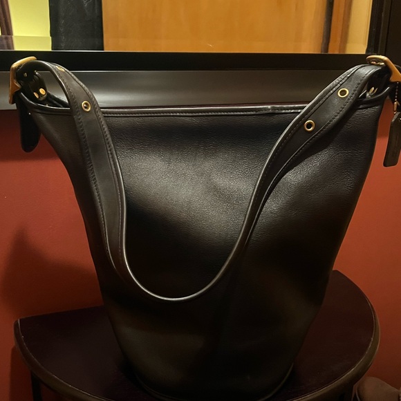 Large Bucket Coach Bag 💯 - Picture 6 of 12